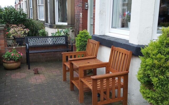 Ellie's Guest House