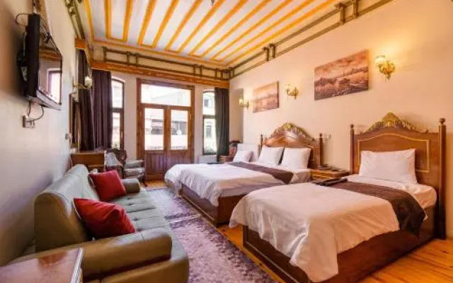 Gedikpasa Family Apart