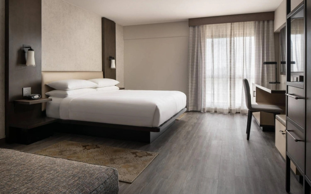 Marriott Riverside at the Convention Center