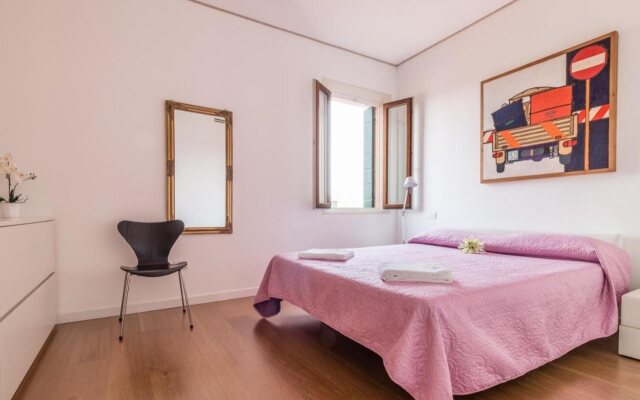 Carmini Canal View and Balcony with Lift