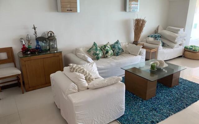 JUUB Acapulco, Exclusive Beachfront Apartment