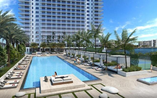 HYDE Beach House Resort Rental