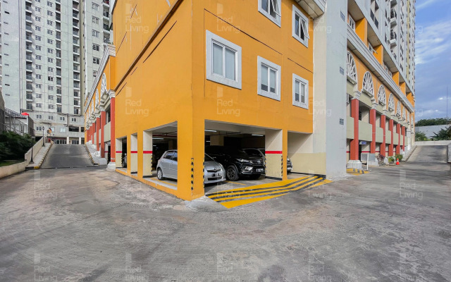 Redliving Apartemen Cinere resort - Gold Room