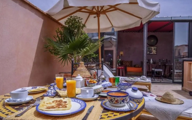 "room in Guest Room - Riad Lakouas-benjoin Room"