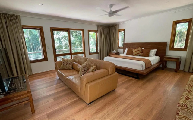 Pethers Rainforest Retreat – Guest Rooms – Tamborine Mountain
