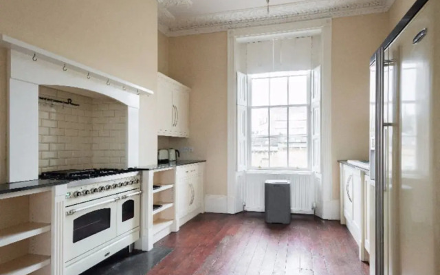 The Prince George Townhouse - Gorgeous 5bdr Townhouse