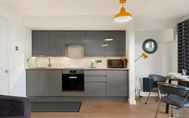 2 Beach Court - Direct Beach Access Sea Views