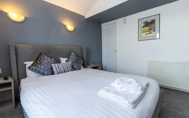 Pier Walk Hotel