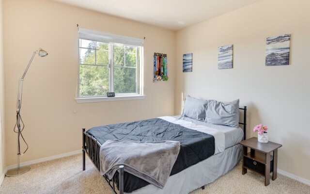 Bothell Retreat: Home Gym, Fireplace & More!