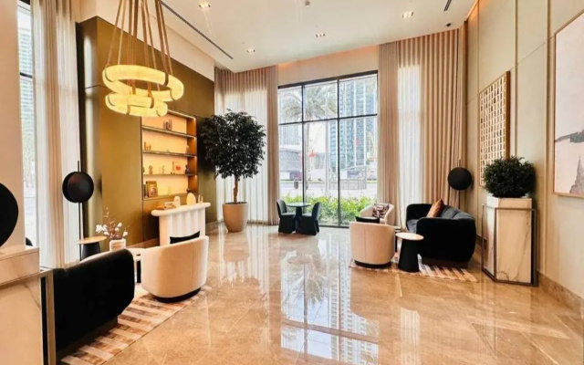Luxury 1-Bedroom Apartment At Burj Crown.