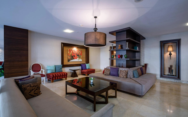 Palmeras Beach Hotel