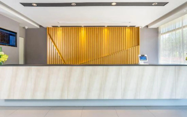 Homeinn Selected Hotel (Rizhao Lanshan Bus Station)