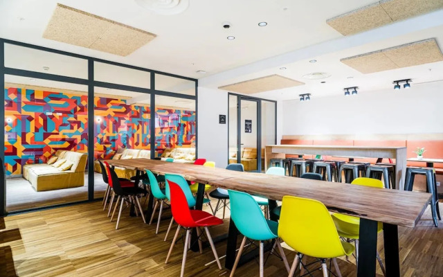 Student Only El Porvenir