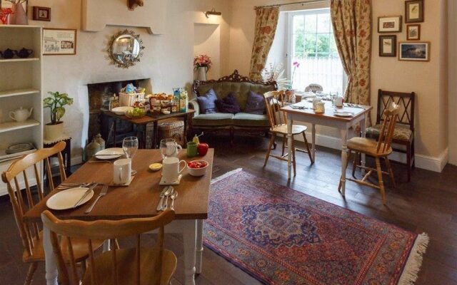 Hutton House Bed and Breakfast