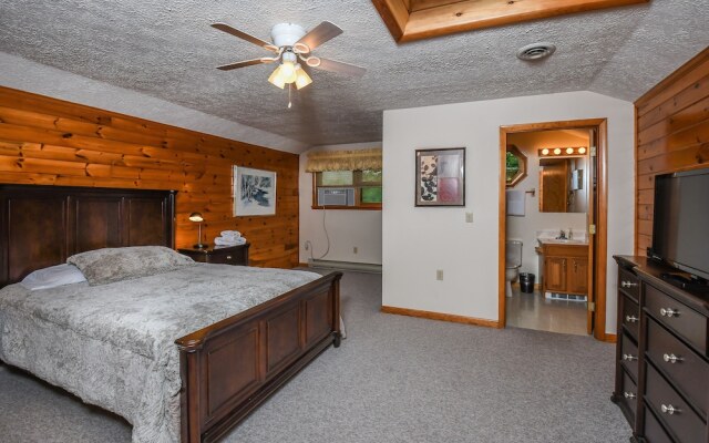 Hillside Retreat 4 Bedroom House