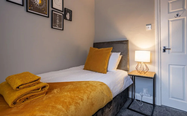 Bedlington - House - Sleeps 3 - Parking - Garden