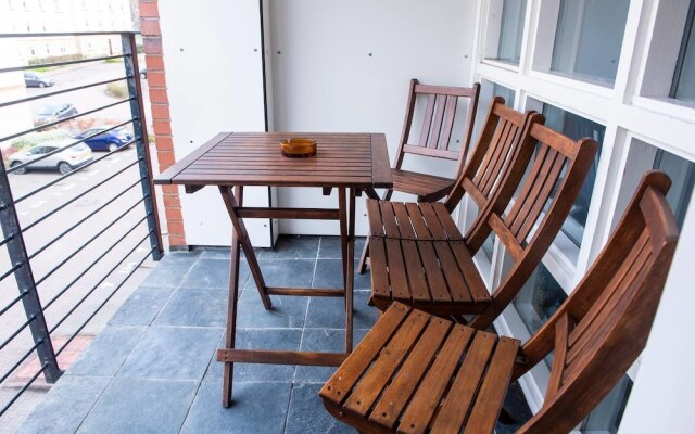 3bed/3bath Townhouse with Free Parking And Balcony