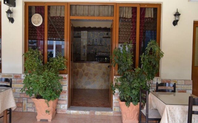 Daci Hotel