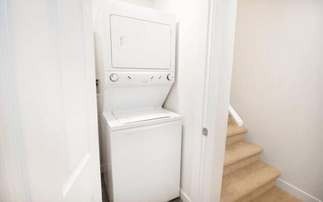 3BR Condo With Free Parking and In-suite Laundry