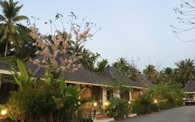 Ruean Thai Nai Bang by Pansak Resort