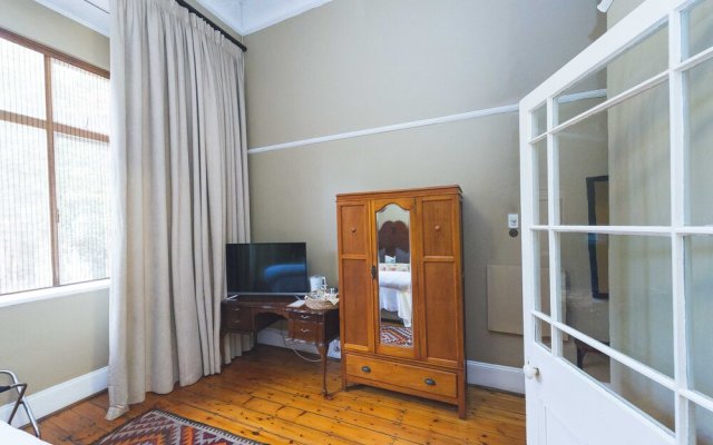 Spacious Bb Room in Restored Edwardian Manor House