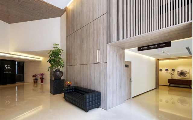 52 Hotel
