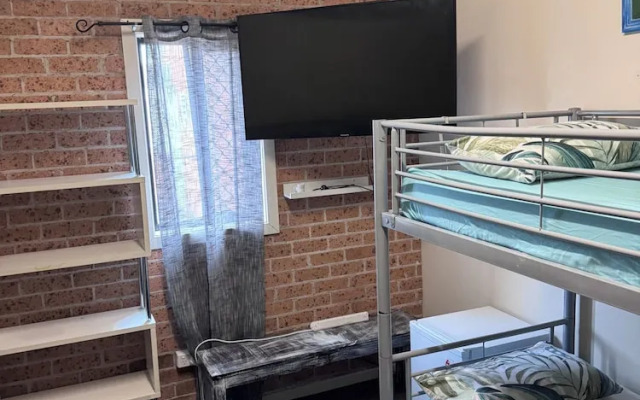 The Entrance Backpackers - Hostel