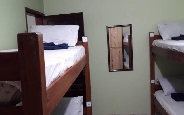 Hostel E Suites Rota Da 13