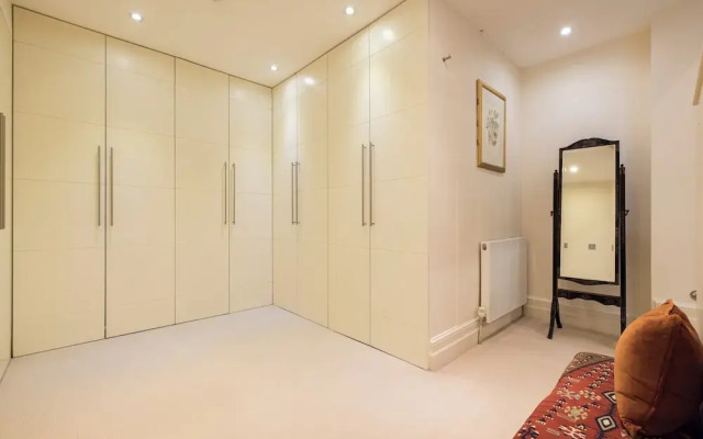 Paddington 7-bed 13-guest Massive House W/patio