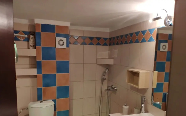 Travell Suite 11
