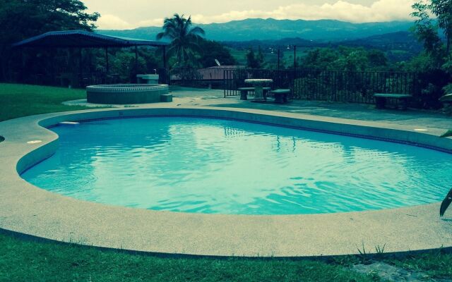 Valley View Lodge - Finca Huetares