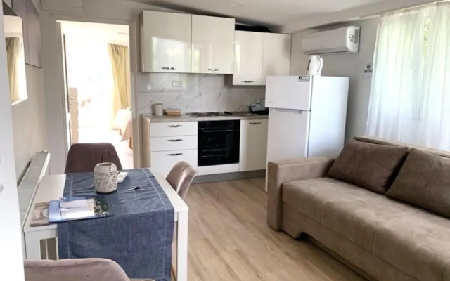 Lovely 1 Bedroom Apartment