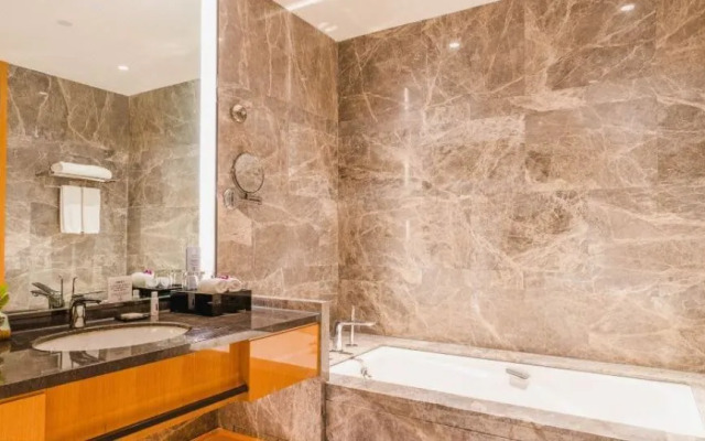 Maison New Century Hotel