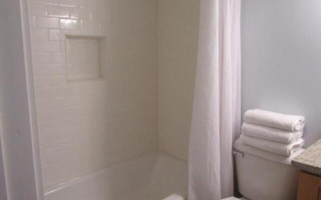 Tropical Winds Unit 701