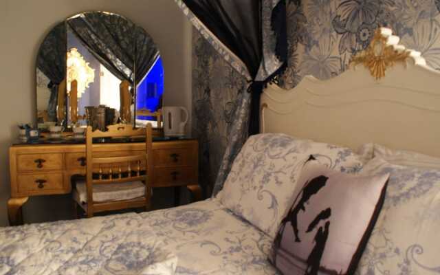 St Hildas Boutique