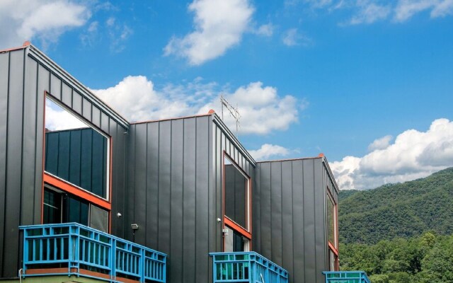 Kkoristar Pool and Spa Pension