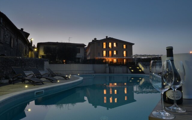 Polpenazze Halldis Apartments