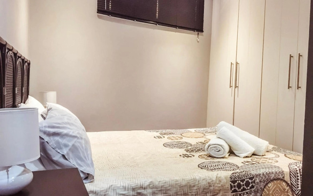 Elegant Apartment at Grove Mall