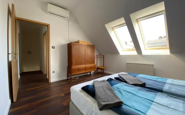 2 Bedroom 107 M2 Loft with Balcony