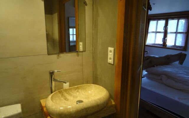 Le Pressoir De La Deveze