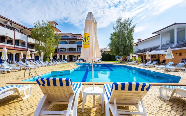 Complex Sunrise by HMG - All Inclusive