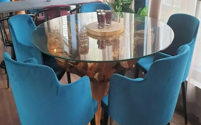 4 Star Vacation Home With Free Breakfast