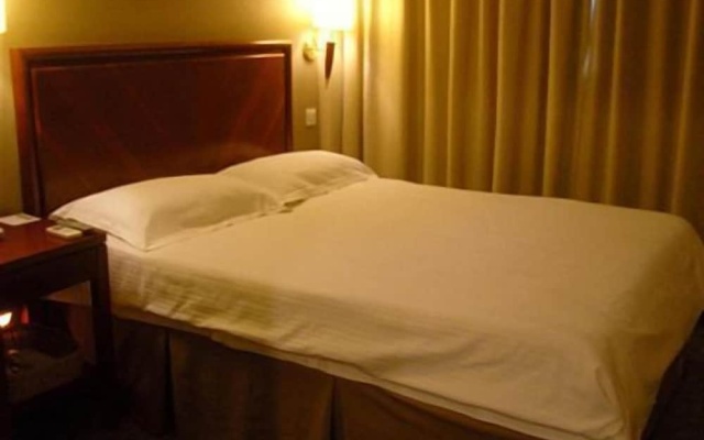 GreenTree Inn ShangHai WuNing Road ZhenPing Road Metro Station Busines – Guest Rooms – Shanghai