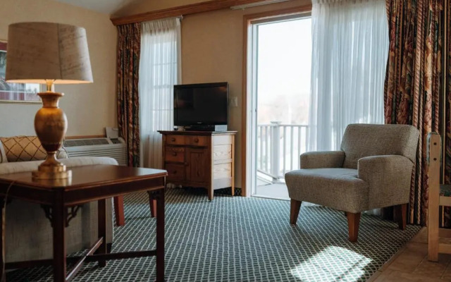 Skaneateles Suites