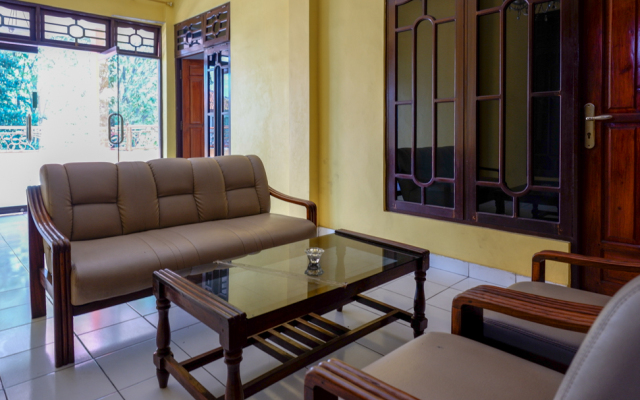 Puspa Indah Guesthouse RedPartner