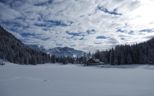 Rifugio Lago Nambino