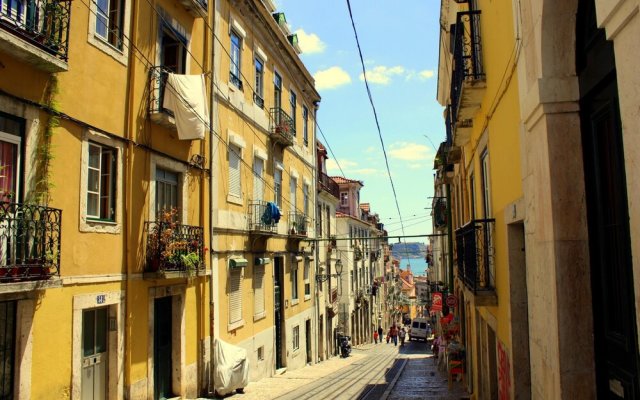 Apartment with One Bedroom in Lisboa, with Wonderful City View, Balcony And Wifi - 20 Km From the Beach