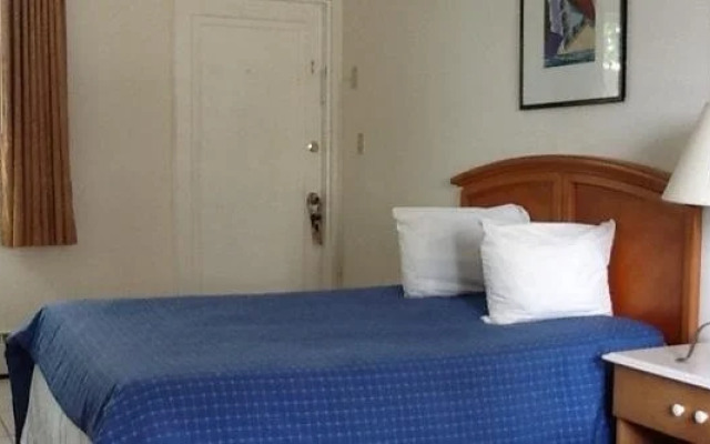 Beach Plaza Hotel