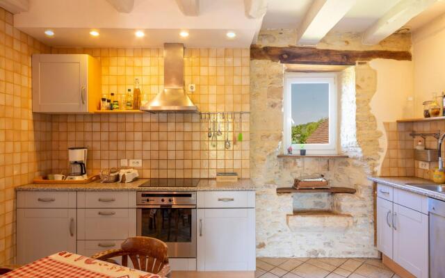 Fantastic Holiday Home in Dégagnac with Jacuzzi