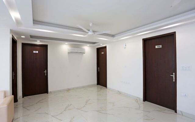 OYO 12692 Amexx Residency
